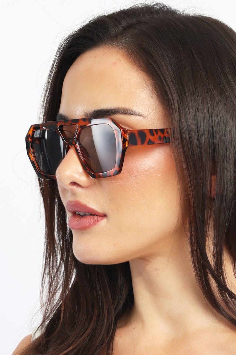 Brown Animal Print Fashion Sunglasses - Image 2