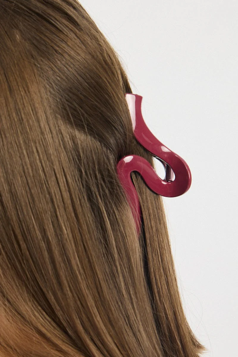 Red Large Wave Hair Claw Clip - Image 2