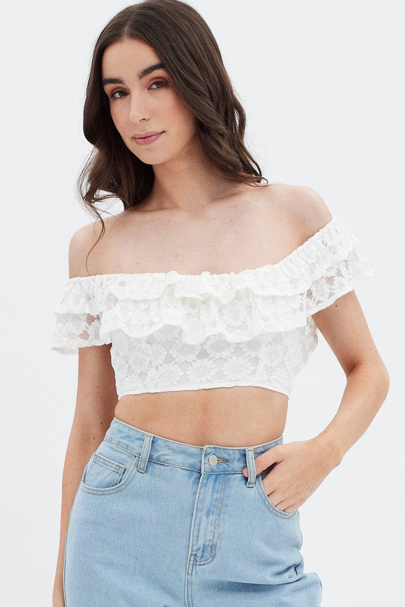 White Sleeveless Lace Crop Top - Image 3